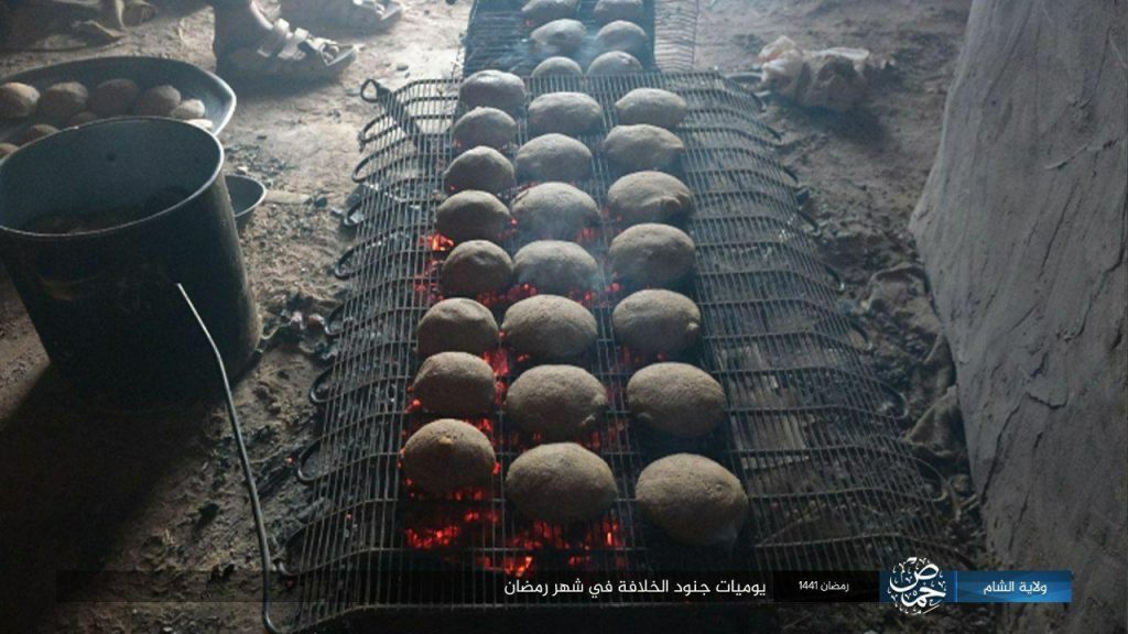 مقاتلون من تنظيم الدولة الإسلامية في البادية السورية (ولاية الشام)