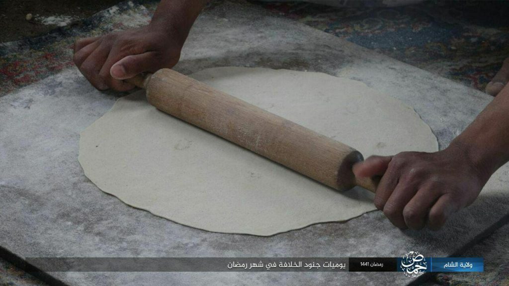 مقاتلون من تنظيم الدولة الإسلامية في البادية السورية (ولاية الشام)