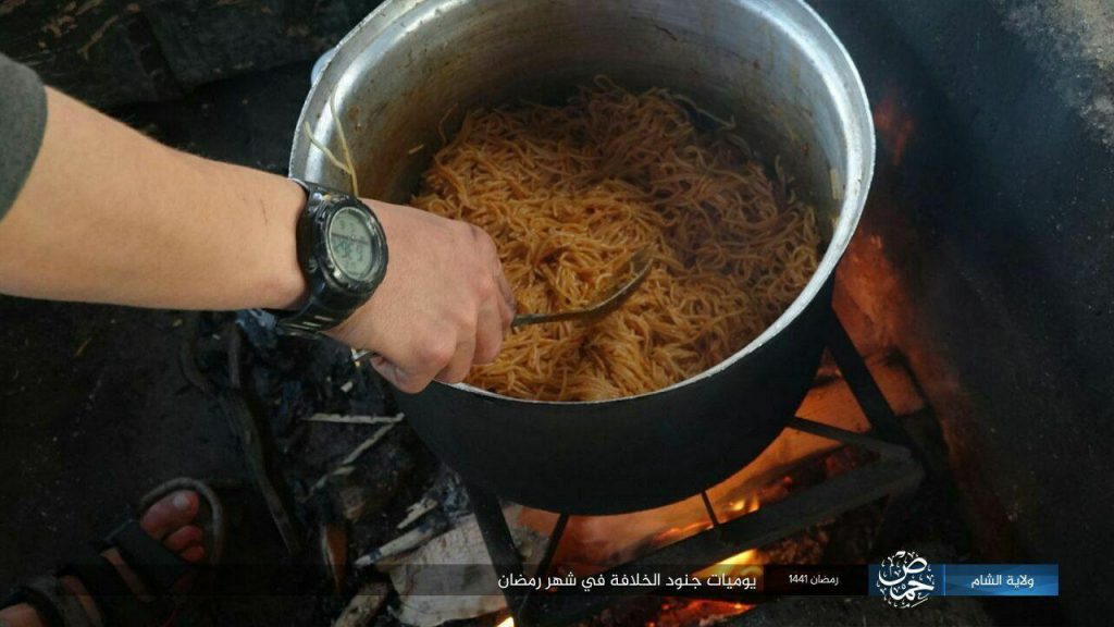 مقاتلون من تنظيم الدولة الإسلامية في البادية السورية (ولاية الشام)
