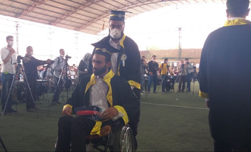 تخرج مجموعة من الطلاب من جامعة الشام العالمية (فيس بوك)