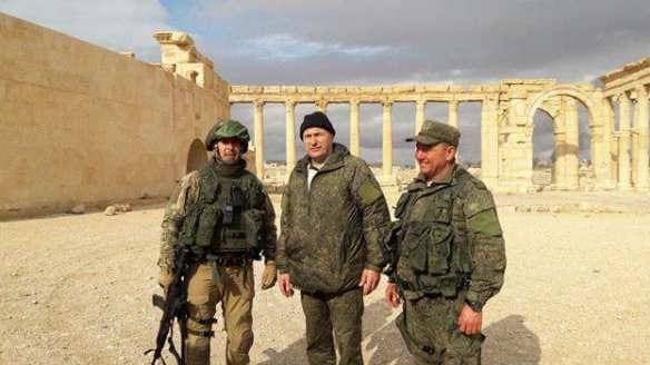 القائد العسكري الروسي رستم مرادوف في تدمر 2017 (WarGonzo)