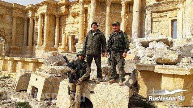 القائد العسكري الروسي رستم مرادوف في تدمر 2017 (WarGonzo)