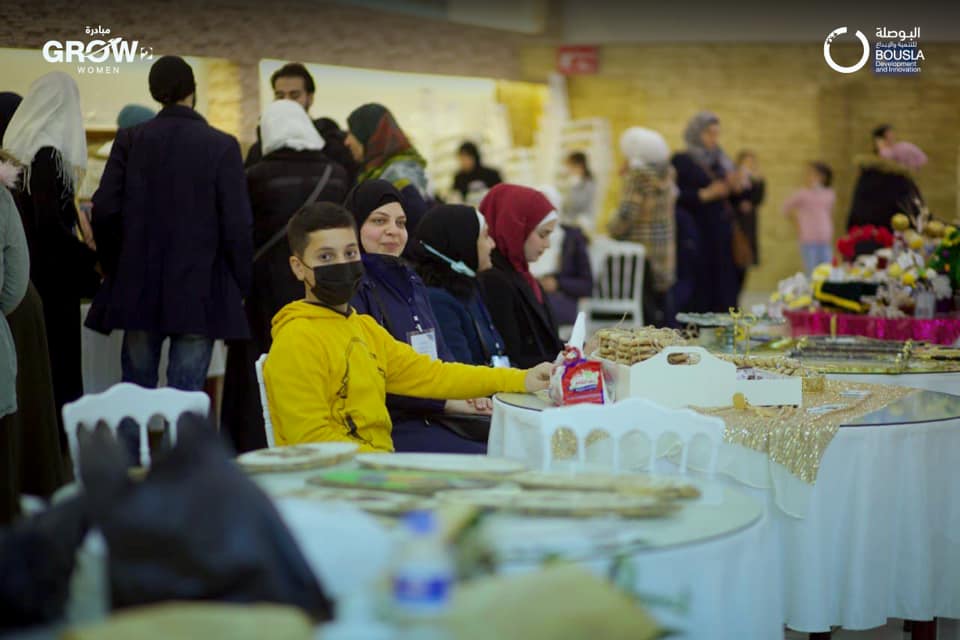 فعالية بازار "الأعمال اليدوية" التي أقامتها مؤسسة البوصلة في مدينة غازي عنتاب التركية- 26 من تشرين الثاني (البوصلة)