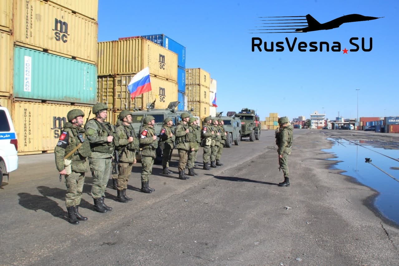 دورية روسية في ميناء اللاذقية- 18 يناير/ كانون الثاني 2022 (rusvesna)