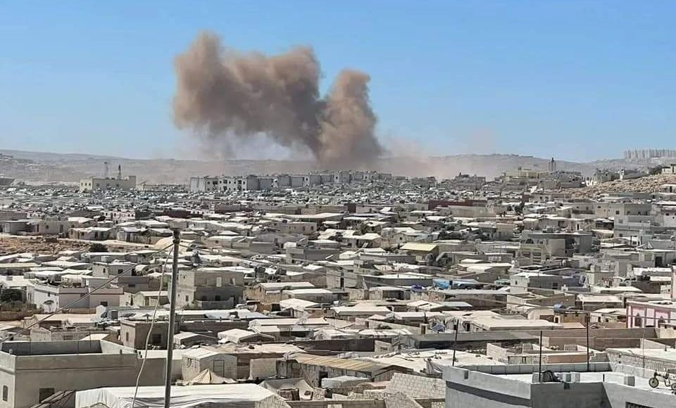 قصف جوي روسي يستهدف مخيمات "كلبيت" شمالي إدلب